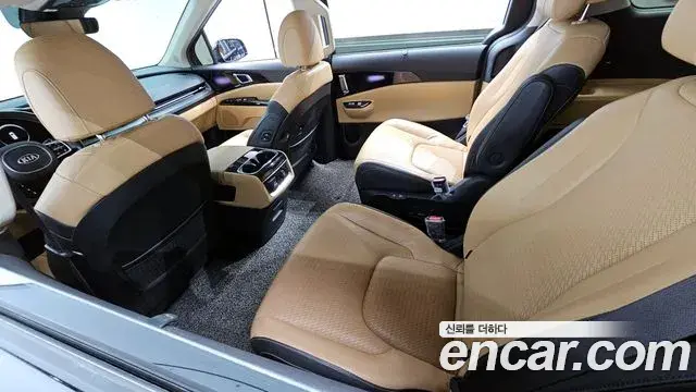 Kia Carnival 2021 — Photo 4/30