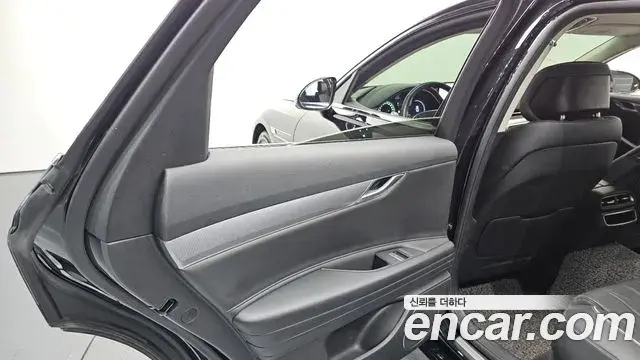Genesis G80 2023 — ფოტო 21/34