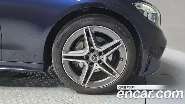Mercedes-Benz C-Class 2020 — Photo 23/29