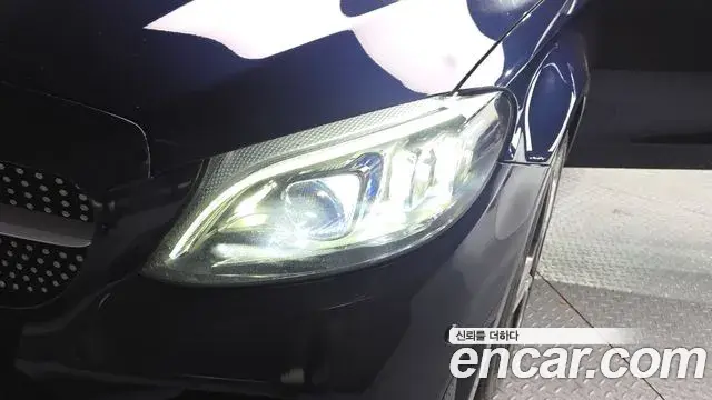 Mercedes-Benz C-Class 2020 — Photo 17/29