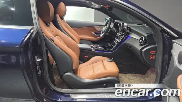 Mercedes-Benz C-Class 2020 — Photo 19/29