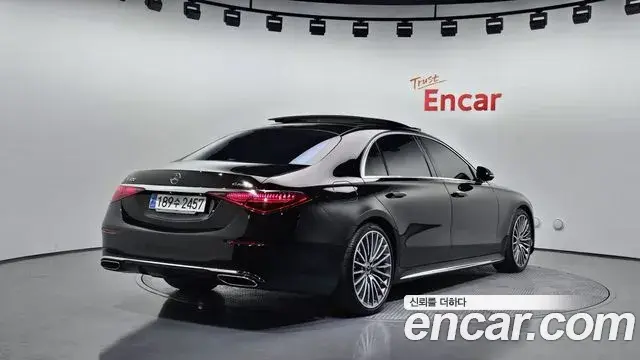 Mercedes-Benz S-Class 2023 — Photo 12/30