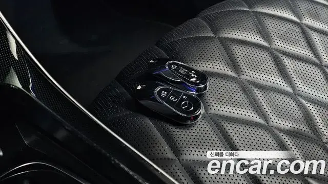 Mercedes-Benz S-Class 2023 — Photo 8/30