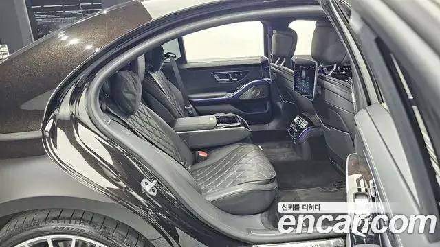 Mercedes-Benz S-Class 2023 — Photo 24/30