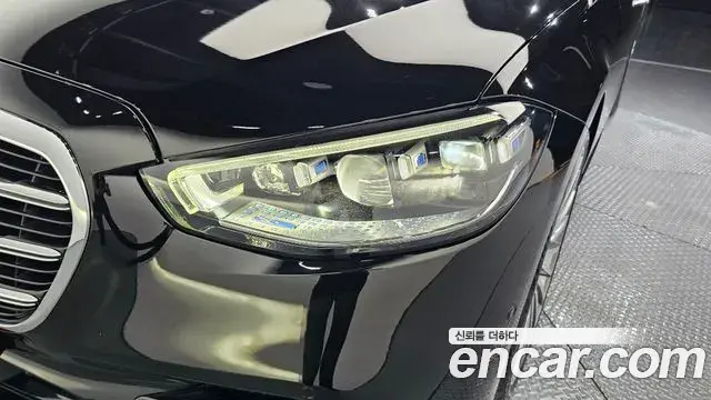 Mercedes-Benz S-Class 2023 — Photo 13/30