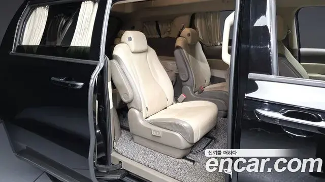 Kia Carnival 2022 — Фото 12/20