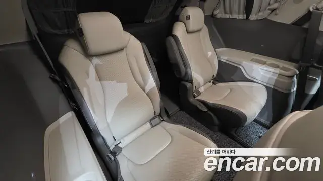 Kia Carnival 2022 — Фото 19/20