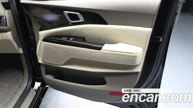 Kia Carnival 2022 — ფოტო 6/34