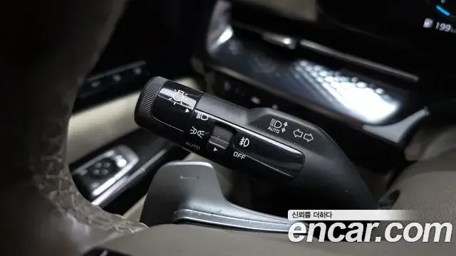 Kia Carnival 2022 — ფოტო 13/34