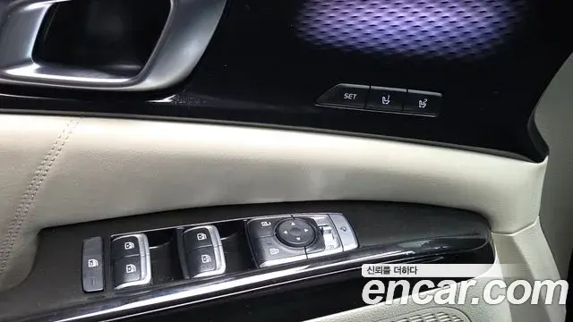 Kia Carnival 2022 — ფოტო 15/34