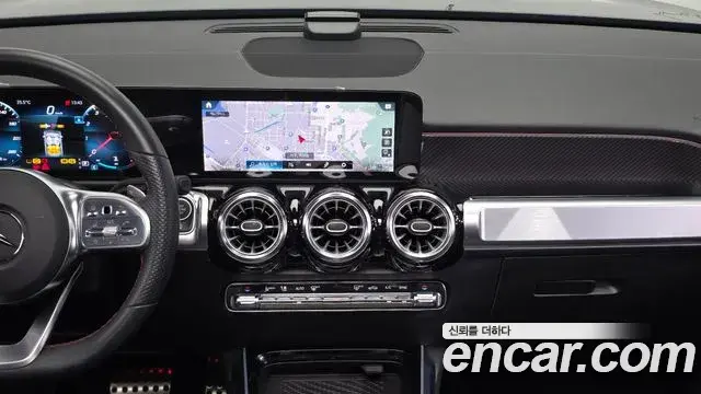 Mercedes-Benz GLB-Class 2023 — Фото 12/20