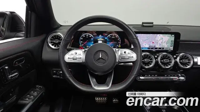 Mercedes-Benz GLB-Class 2023 — Фото 13/20