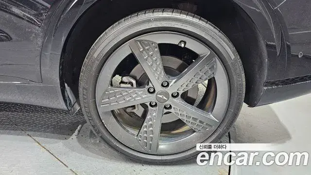 Genesis GV70 2021 — ფოტო 15/30