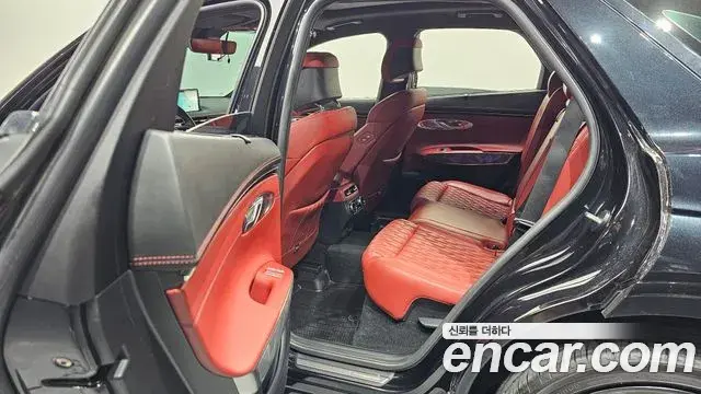 Genesis GV70 2021 — ფოტო 13/30