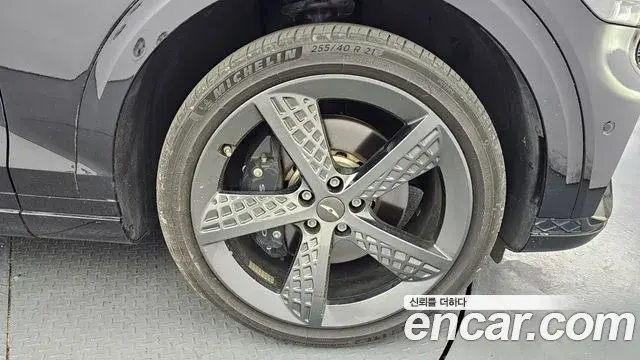 Genesis GV70 2021 — ფოტო 20/30
