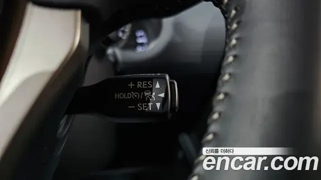 Lexus NX300h 2019 — Şəkil 29/33