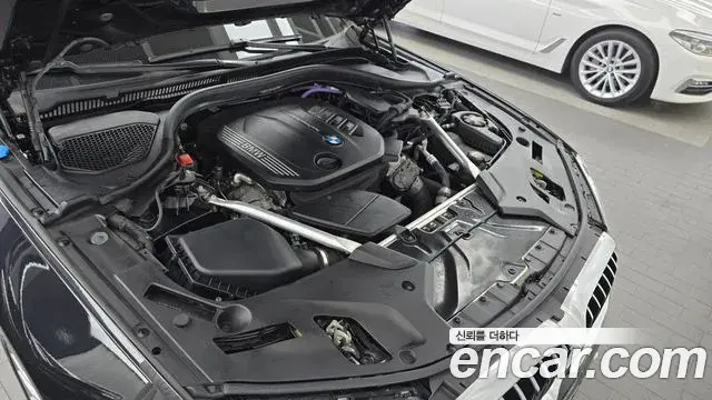 BMW 5 Series 2022 — Photo 31/33