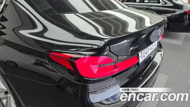 BMW 5 Series 2022 — Photo 25/33
