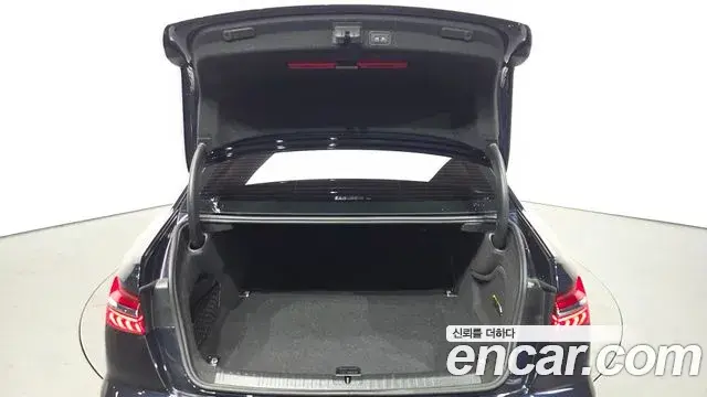 Audi A6 2021 — Şəkil 20/34