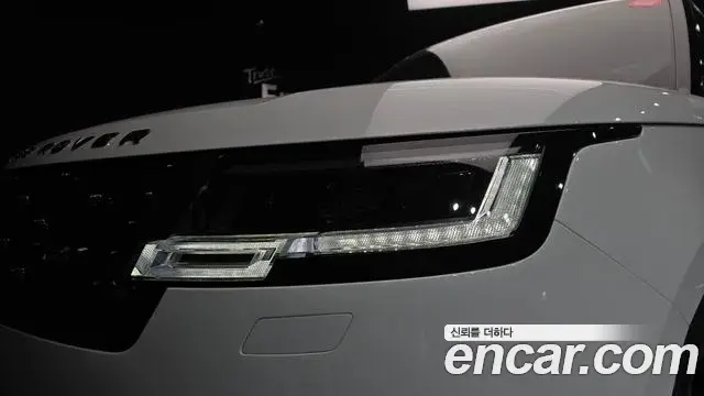 Land Rover Range Rover 2025 — Photo 24/33