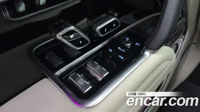 Land Rover Range Rover 2025 — Photo 13/33