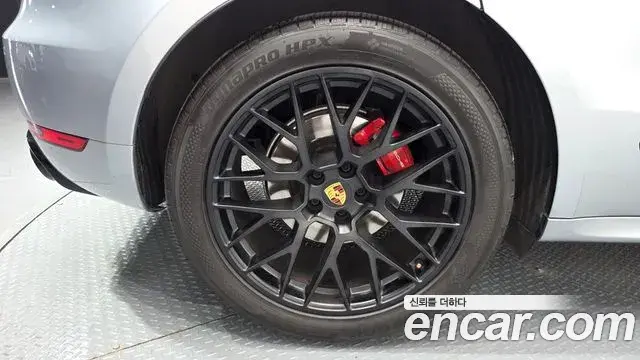 Porsche Macan 2021 — Şəkil 7/20