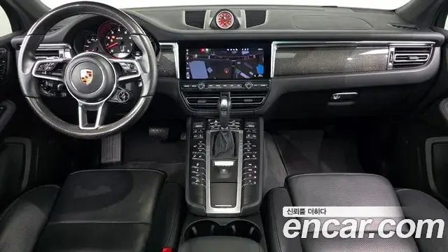 Porsche Macan 2021 — Şəkil 16/20