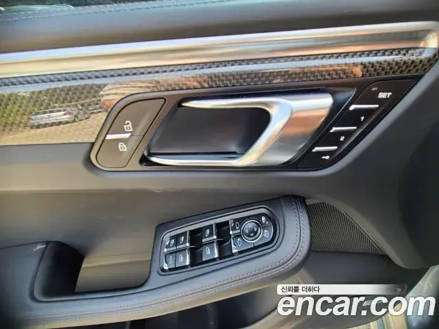 Porsche Macan 2021 — Şəkil 19/20