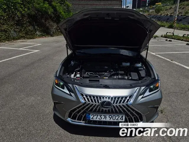 Lexus ES300h 2026 — ფოტო 4/20