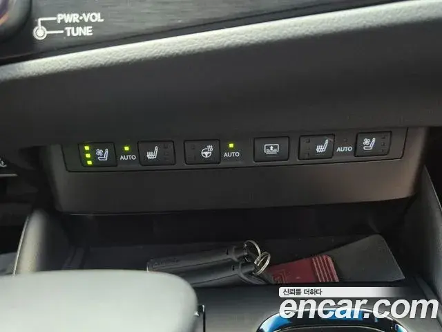 Lexus ES300h 2026 — ფოტო 17/20