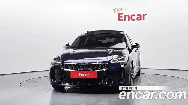 Kia Stinger 2018 — Фото 3/20