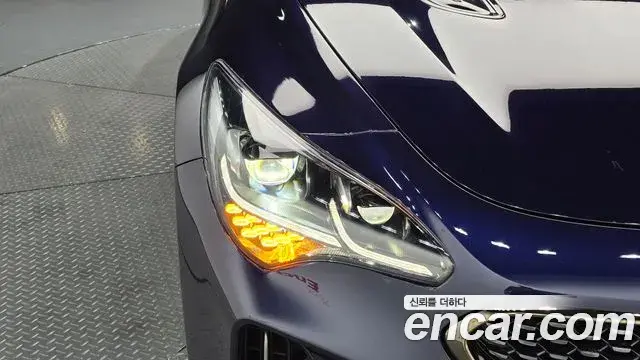 Kia Stinger 2018 — Şəkil 1/30
