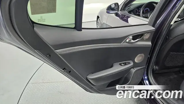 Kia Stinger 2018 — Şəkil 2/30