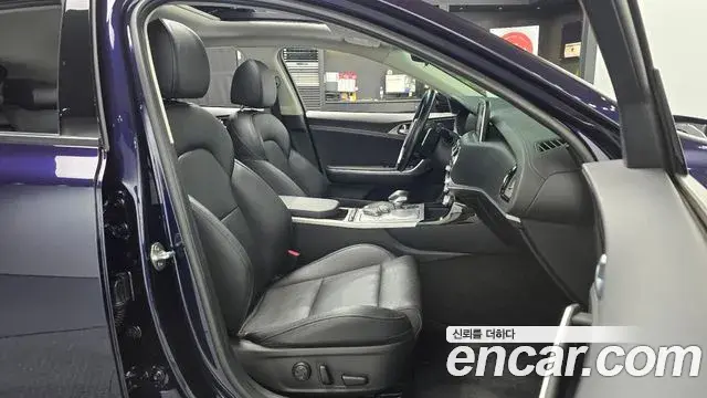 Kia Stinger 2018 — Şəkil 20/30