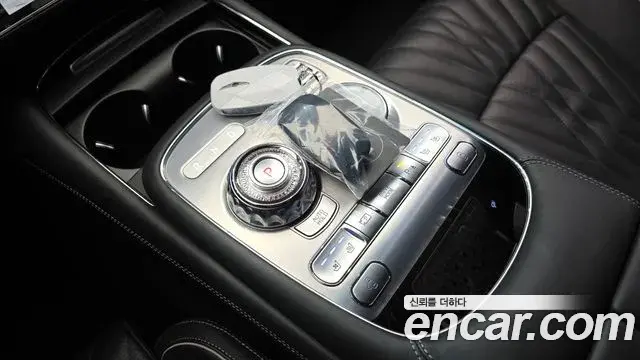 Genesis G90 2022 — ფოტო 9/33
