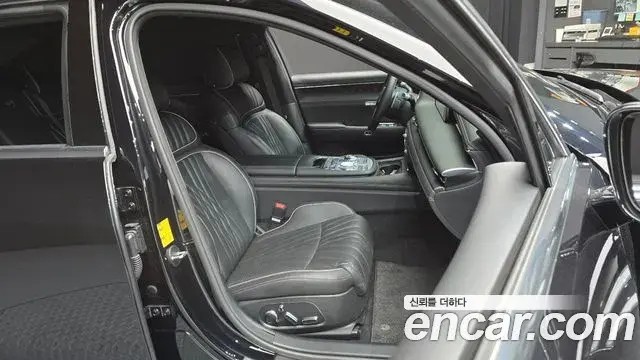 Genesis G90 2022 — ფოტო 27/33