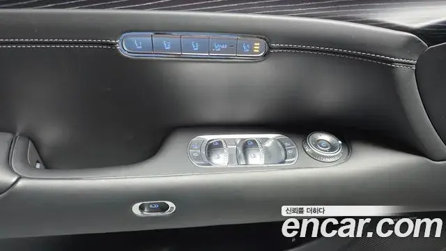 Genesis G90 2022 — ფოტო 25/33