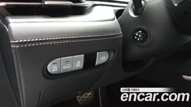 Genesis G90 2022 — ფოტო 30/33