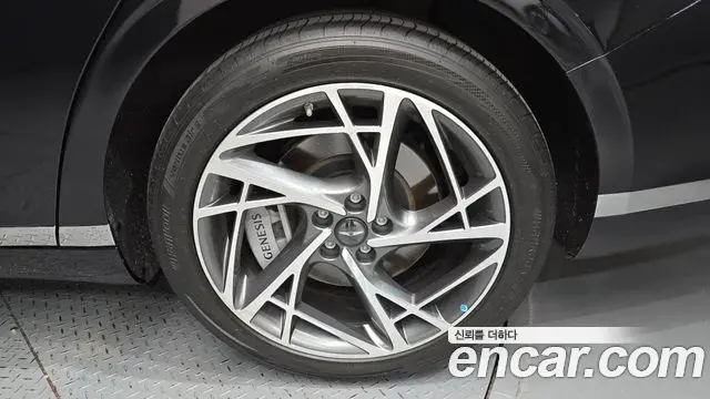 Genesis G90 2022 — ფოტო 13/33