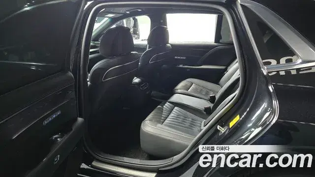 Genesis G90 2022 — ფოტო 8/33