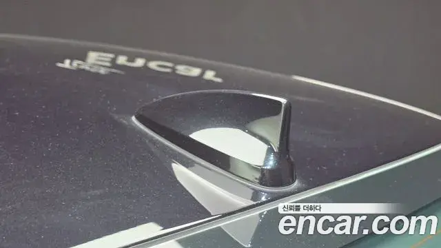 Genesis G90 2022 — ფოტო 10/33