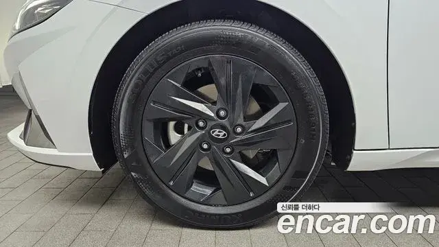 Hyundai The New Avante Hybrid 2022 — ფოტო 5/20