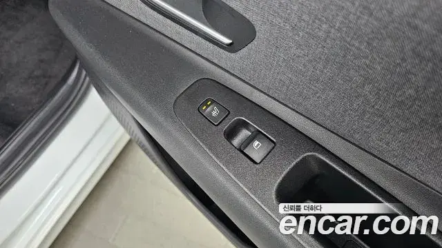 Hyundai The New Avante Hybrid 2022 — ფოტო 1/20