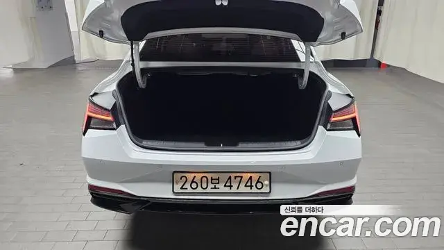 Hyundai The New Avante Hybrid 2022 — ფოტო 16/20