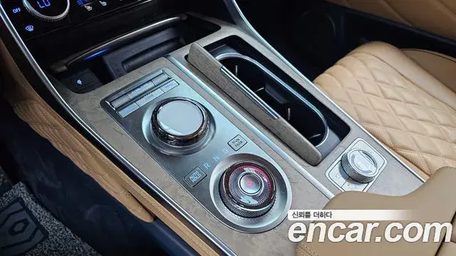 Genesis GV80 2023 — Photo 30/34