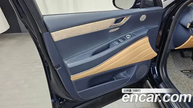 Genesis GV80 2023 — Photo 24/34