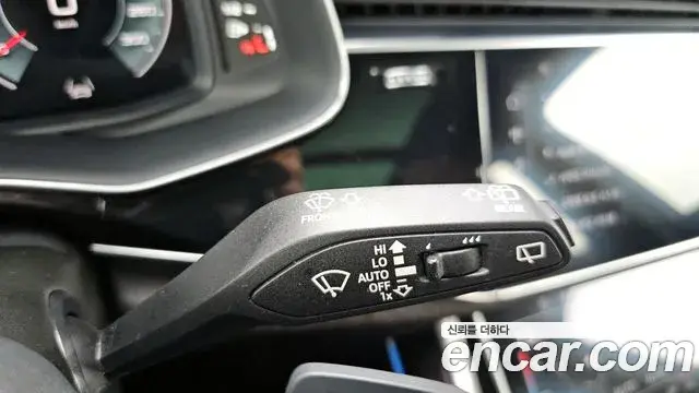 Audi Q7 2023 — ფოტო 4/33