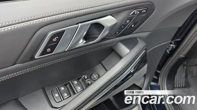 BMW X6 2025 — Photo 24/33