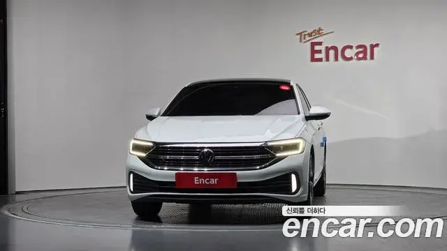 Volkswagen Jetta 2023 — ფოტო 31/34