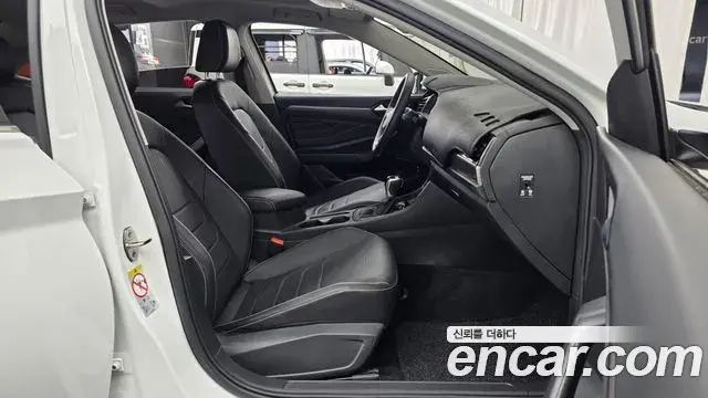 Volkswagen Jetta 2023 — ფოტო 13/34